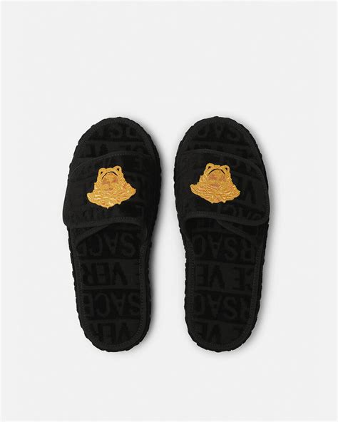 versace slippers vrouwen|versace slippers price.